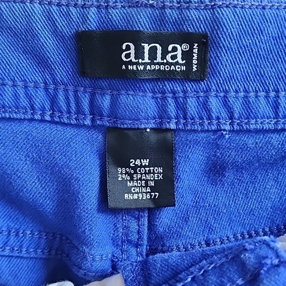 Ladies A.N.A Shorts Sz 24W - Picture 2 of 3